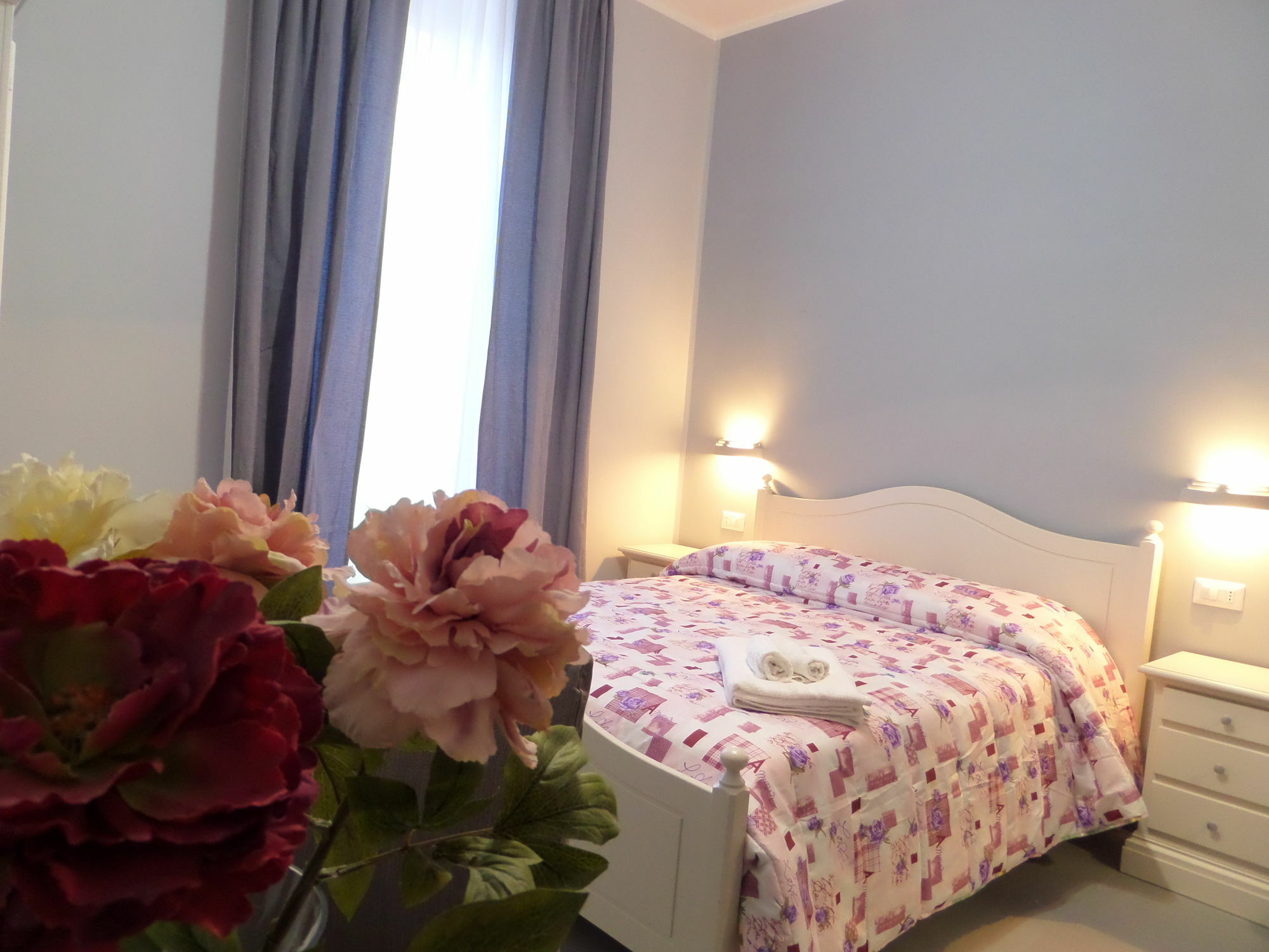 325 Rooms Ai Fori Rome Bagian luar foto