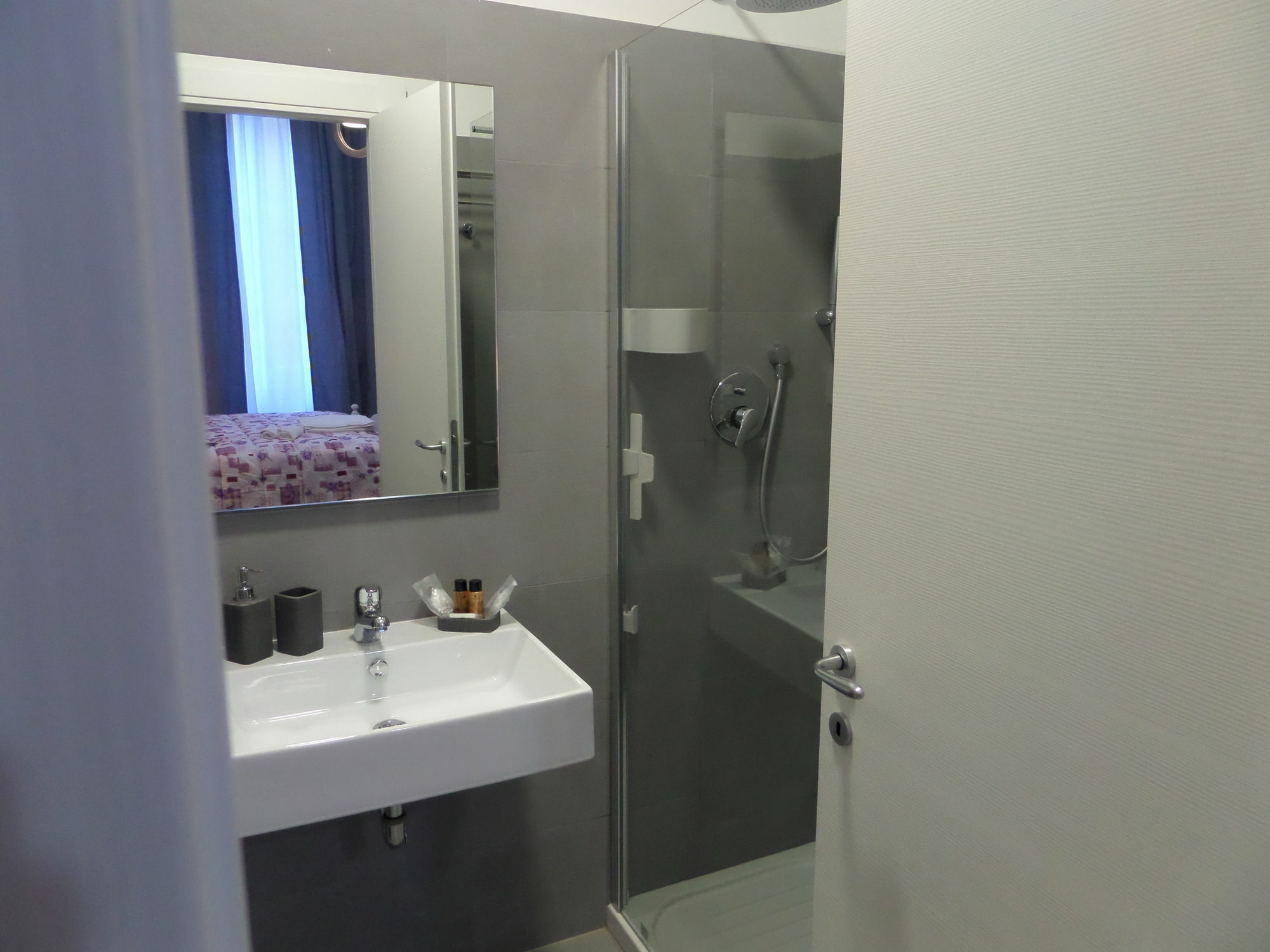 325 Rooms Ai Fori Rome Bagian luar foto